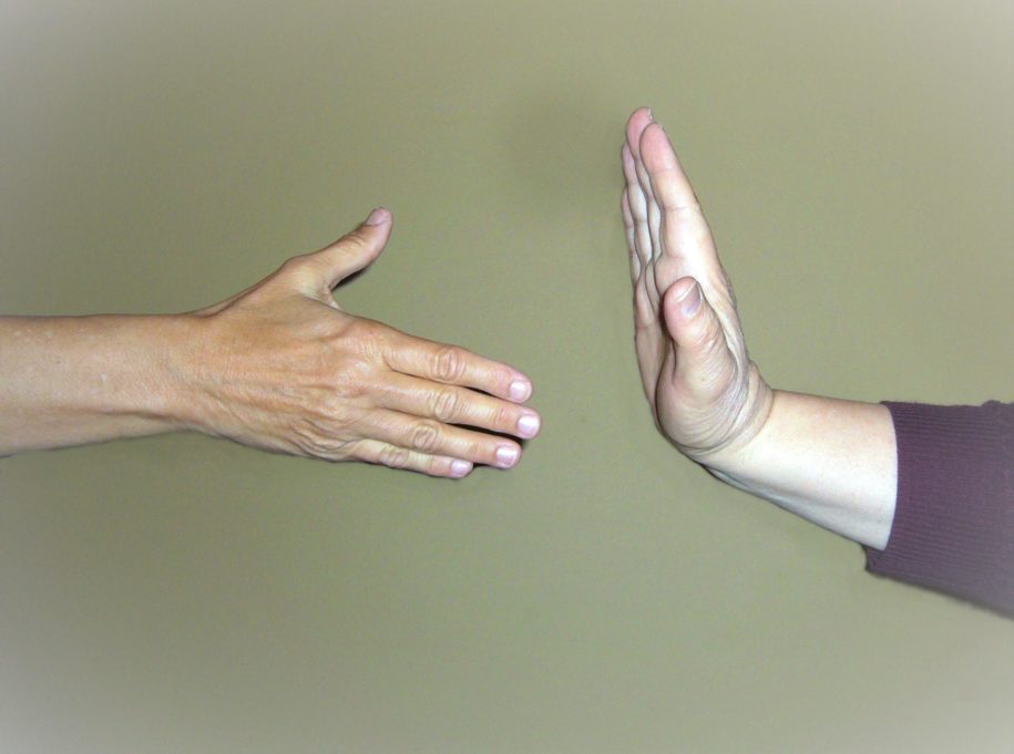 science-bytes:-why-haven’t-humans-evolved-beyond-handshaking?