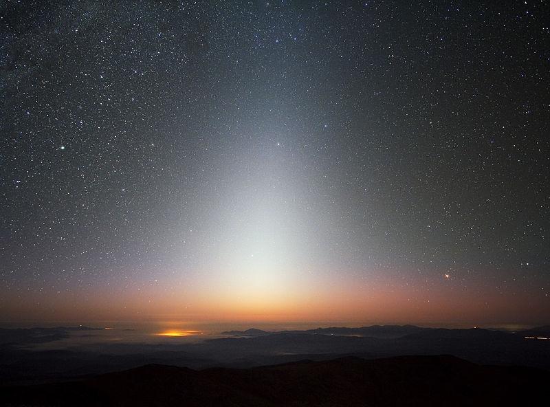 looking-up-column:-catching-the-elusive-zodiacal-light